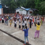 『日本語学校満員御礼』の画像