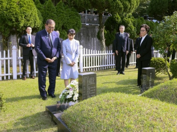 石破首相、義人イ・スヒョン氏の墓参り…現職首相の中では初めて＝韓国の反応