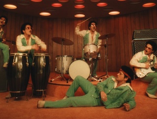 【和訳解説】I Just Might（ブルーノ・マーズ）：ダンスフロアで恋に落ちる？極上のレトロ・ソウル・ナンバー