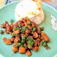 タイ料理「ＢＩＡＮＣＨＩ mini me」（六本木）で究極の「豚肉のガパオ炒めごはん」（※伝統のタイ式に魅せられてー）