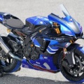2025��YZF-R1�ѥե���ȥե������ȯ��