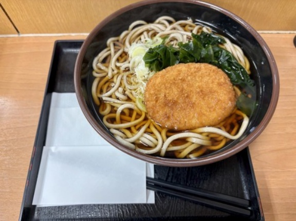 「コロッケそば」とかいう謎の組み合わせの食べ物