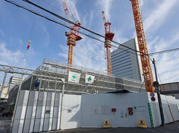 地上28階「パークタワー渋谷笹塚」の建設状況！タワークレーン3基で地上躯体工事中の分譲タワマン（2025.10.18）