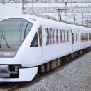 特急「スペーシアX 2号」。