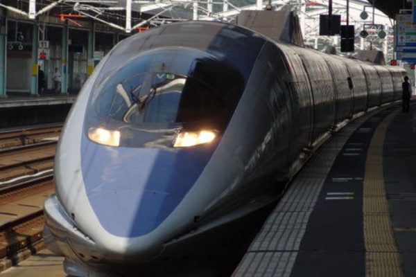 500系新幹線ってかっこいいよね 嫁が仲間になりたそうにこちらを見ている ヨメコラ