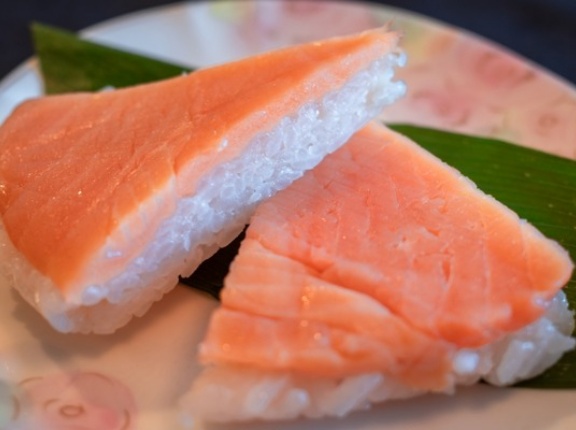72食限定 ！3店舗のます寿し食べ比べ定食！？『富山市役所レストラン』で『ます寿し食べ比べ定食』提供。6月5日。