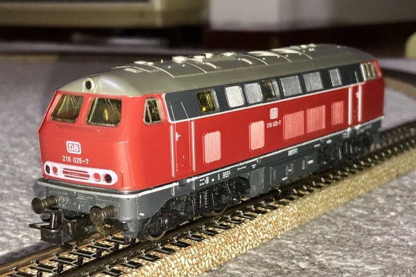 メルクリンHOデジタル　ディーゼル機関車BR216 愛犬クマの鉄道模型製作備忘録 - メルクリン