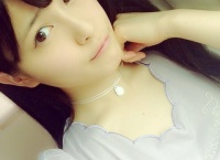 田北香世子が渡辺麻友にポムポムプリンヘアピンをプレゼント!それを着用したまゆゆをご覧ください