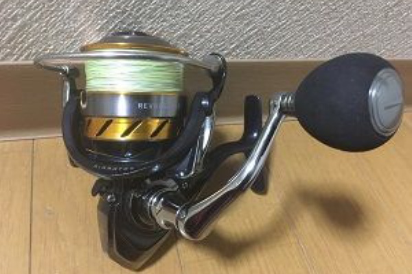 Daiwa レブロス3012h ハンドル交換 仙台ライトショアジギング