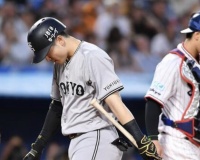 巨人・阿部監督、チーム内首位打者を懲罰交代