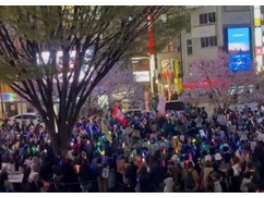 【世界デビュー】「高市謝れ！」デモ、海外勢から『クソ野郎ども』と罵倒される。 Ｘのおかげで「左翼は世界共通のゴミ」だと証明された歴史的瞬間
