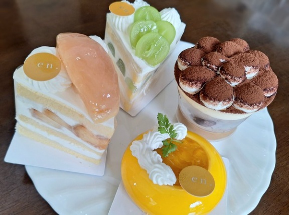 富山市石金にオープンしたケーキ屋さん『Cake & Co. en.（エン）』でケーキ買って食べてみた。