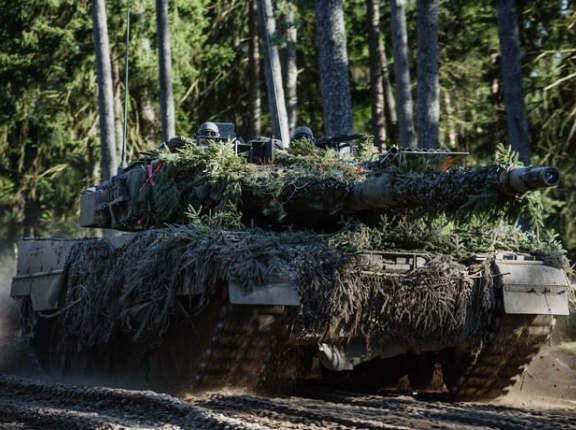 ドイツ軍第401装甲擲弾兵大隊が、射撃訓練センターで遅滞戦術訓練！