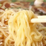 『【間違った節約】貧乏人はカップ麺や半額弁当。金持ちは食事にこそお金を使う。』の画像