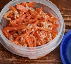 主菜で力尽きた日に…レンジでにんじんとツナの味噌バター♡