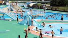 「お前らとの約束だからしょうがなくプールに連れてくけど、お母さんには内緒だよ」→逮捕