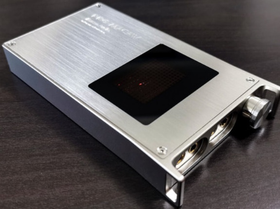 「iBasso PB6 MACAW」 JAN6418真空管を4基搭載。TUBE/ClassABモード切替と安定した高出力サウンドのフルバランス入出力対応ポータブルアンプ【レビュー】