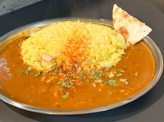 「インド流スパイス工房 哲学カレー」の『チキンカレー』（高槻市高槻町）【たかつーグルメ】