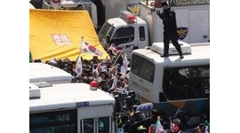 【韓国】男性２人の死亡確認、弾劾反対集会の出席者か