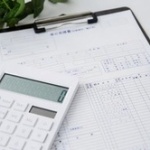 理系ぼく「見積もり作りました」　文系上司「日付は明日で、部署名に御中付けて、押印が無い、どうなってんの？」