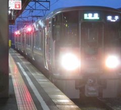 【1日に1本だけ】 総社駅で 227系の普通 「米子行き」 を撮る （115系G編成から変更） 【2026年3月】