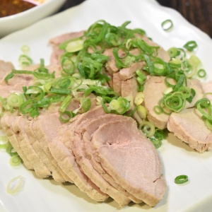 しっとり仕上がる♪茹で豚もも肉