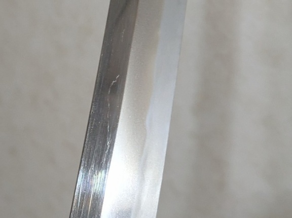 【J】居合の達人の動画でよく「畳丸めたようなのを一刀両断する」動画あるやん？