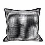 『正方形の千鳥柄クッションカバー』の画像