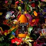 『世界の花々で彩られた「グレンモーレンジィ 18年 LIMITED EDITION BY AZUMA MAKOTO」』の画像