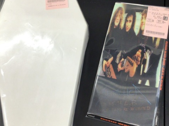 9/2(水)オンライン出品開始！【8/31(月)METAL中古CD新入荷情報】METALLICAの稀少BOX入荷！