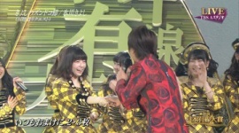 氷川きよしとAKBメンバーが握手 → ファン激怒「無銭握手すんな!!」