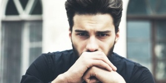 【怖くて…】キレやすくて何かあるとすぐクレームつける彼。別れようと思うけど…何言われるか怖くて言い出せない。