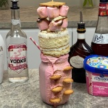 『バーテンダーの食べづらそうだけど食べてみたいケーキ』の画像