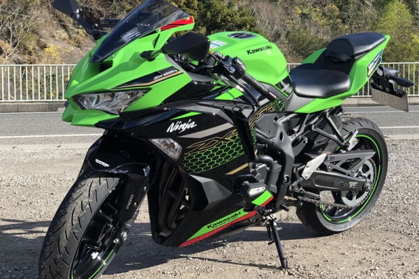 2点おまとめ 速報！ 注目のNINJA ZX-25Rのソリッドカラー、インドネシアで