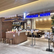 【福岡 博多】オリジナルパンケーキハウス　ミックスフルーツパンケーキ