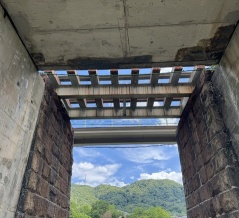 目の前には竜王山とノストラジックな田園風景：『交野ここどこでしょう？』