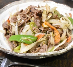 香ばしい♪牛肉のスパイシー炙り炒め