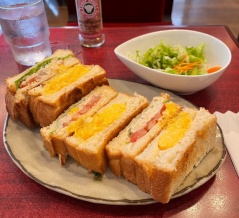 癒しのレトロ喫茶店でホットサンド
