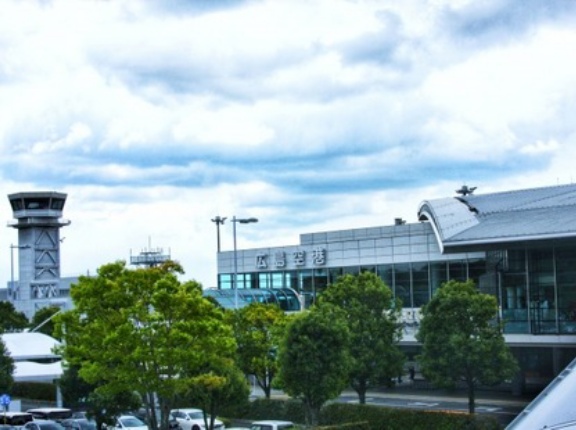 広島出身のピン芸人「あそこに空港あって誰が幸せ？」広島空港の立地嘆くポストに反響多数