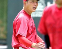 新井貴浩監督「オープン戦最下位？全然気にならない。オープン戦の勝ち負け関係ない」