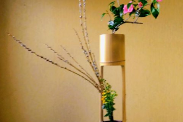 花と短歌と竹原と - 二重切に立ち昇り生け