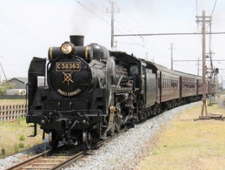 秩父鉄道・SL「パレオエクスプレス」、旧形客車を牽く！