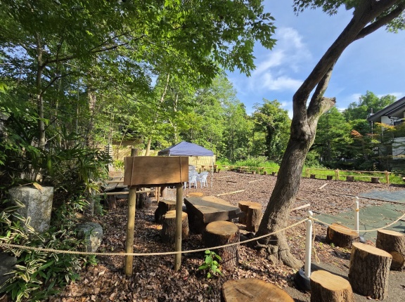 【広場の名前の由来を予想！】深大寺の鬼太郎茶屋の跡地"まんくう広場"になっていた！