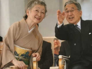 美智子さまの「尾形光琳の帯が一億円」という噂の出典と真偽 | 皇族の和装と日本文化の継承