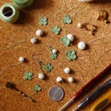 『装飾系料理男子の*nob*こと3Re+nがレース針とレース糸でレース編みのアクセサリー製作～★レース針の号数を変えながら色々な形や大きさのしろつめぐさと三つ葉と四つ葉のクローバーの編』の画像