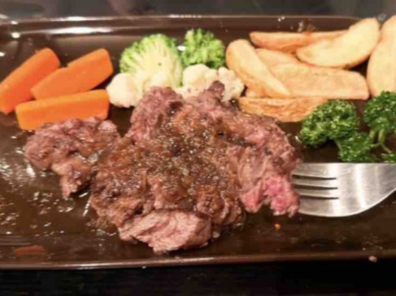 「FOOL ON THE HILL」の『ステーキ』など（大和市南林間）【やまとぴグルメ】