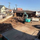 裏の駐車場がしばらく使用できなくなります