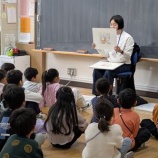 『12月19日 一学年朝の読み聞かせ』の画像