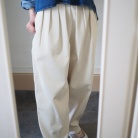 色違いで欲しい！アラフィフのキニナル体型をカモフラージュしつつ、程よく綺麗に履ける楽ちんパンツ！