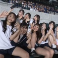 【画像】野球観戦中のJK集団さん、テレビカメラに撮影されてしまうwwwwwwww